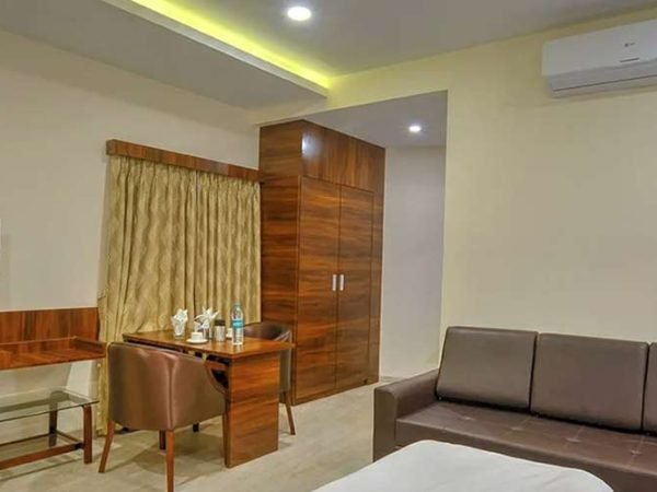 hotels in navsari to stay